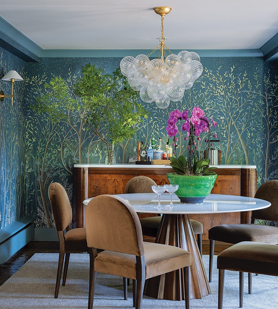 Professional wallcovering installation